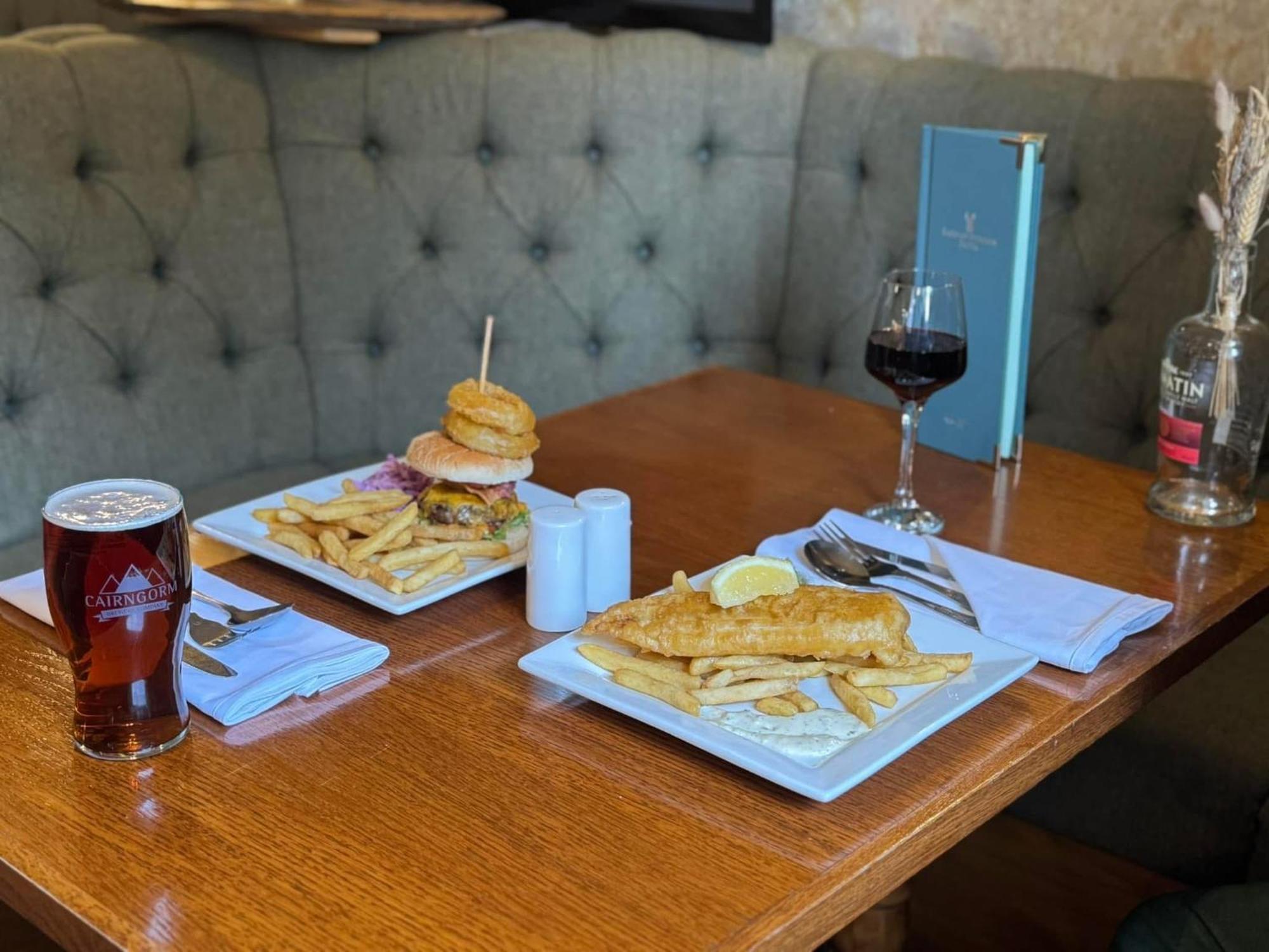 Duke Of Gordon Hotel Kingussie Extérieur photo