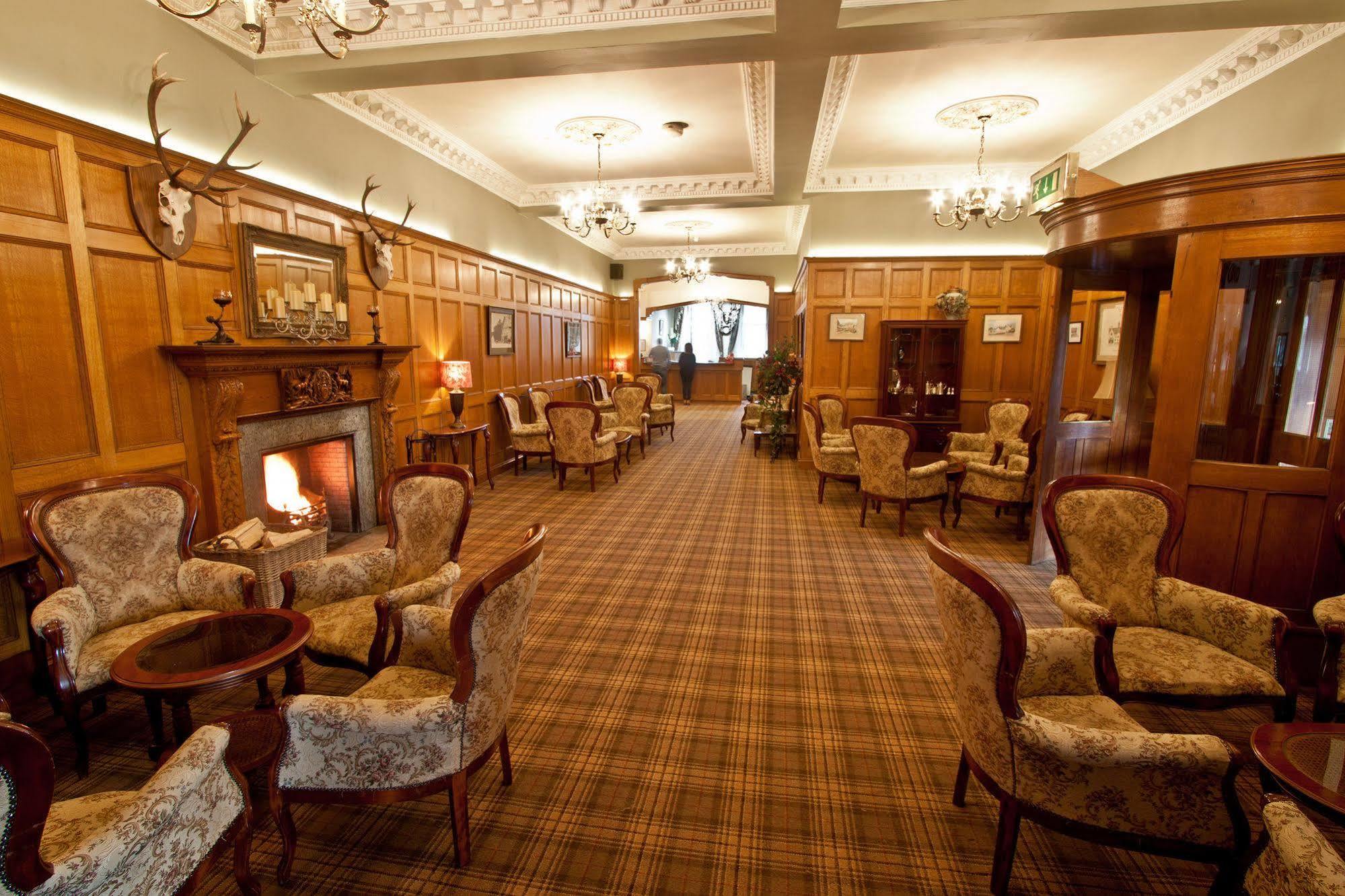 Duke Of Gordon Hotel Kingussie Extérieur photo